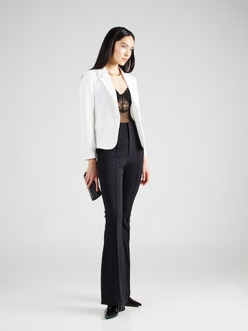 Blazer 'SARAH' di VERO MODA in bianco