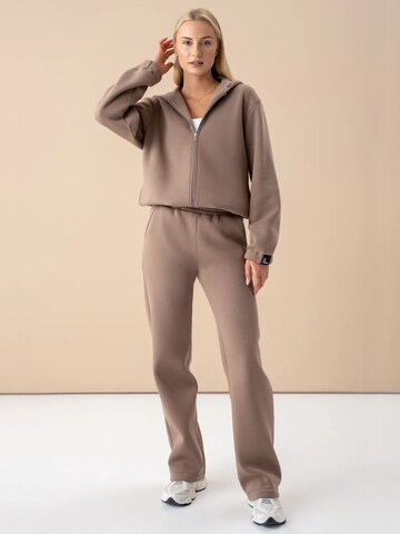 cut my fashion Tracksuit in Brown: front