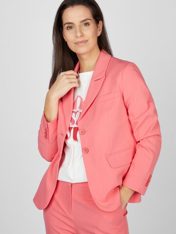 Lovely Sisters Blazer in Red: front