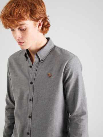 Abercrombie & Fitch - Regular Fit Camisa em cinzento
