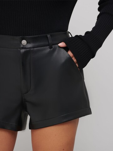 RÆRE by Lorena Rae Regular Shorts 'Livia' in Schwarz