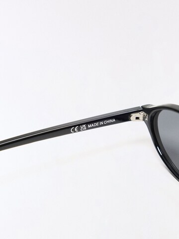 Lunettes de soleil Bershka en noir