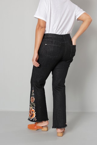 Angel of Style Flared Jeans in Black