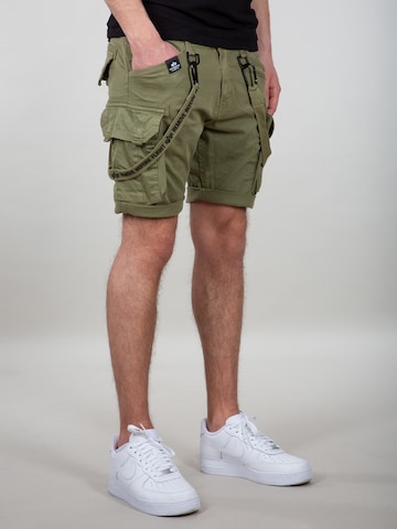 ALPHA INDUSTRIES Tapered Cargo trousers in Green: front