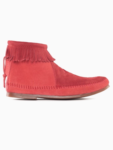 Minnetonka Bootie 'Back Zip' in Pink