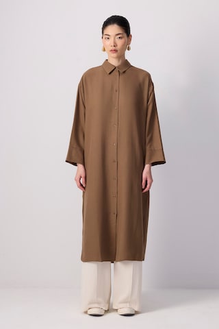 Touche Prive Tuniek in Bruin: voorkant