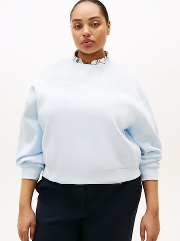 Tommy Hilfiger Curve - Sudadera en azul: frente