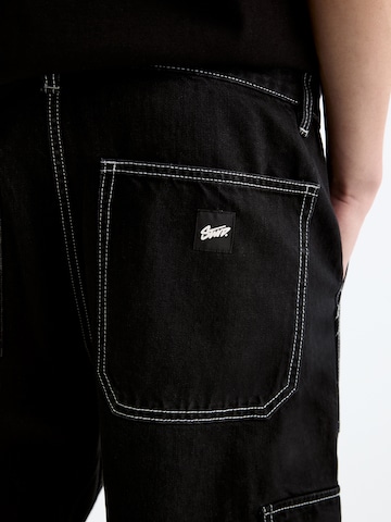 Loosefit Jeans cargo di Pull&Bear in nero