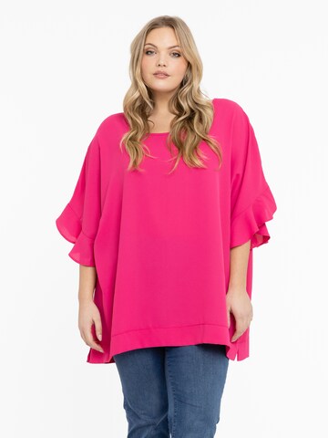 Yoek Blouse in Roze: voorkant