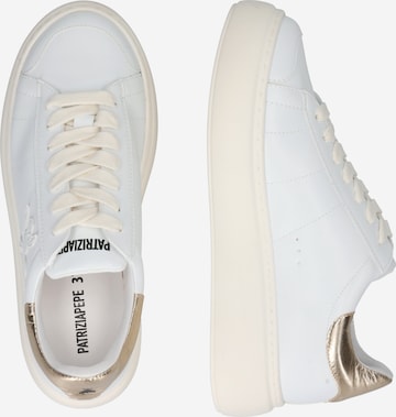 PATRIZIA PEPE Sneakers in White