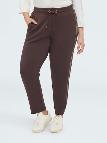 Fiorella Rubino Regular Trousers in Brown: front