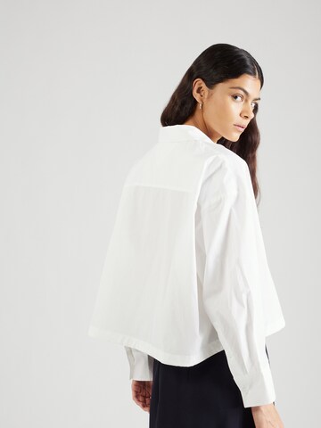 TOMMY HILFIGER - Blusa en blanco