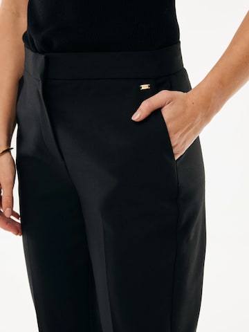 Coupe slim Pantalon à plis 'Cosmea' MEXX en noir