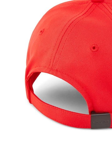 FALKE Athletic Cap in Red