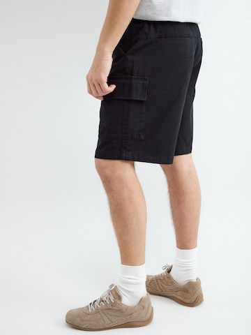 BALMOHK Regular Shorts in Schwarz