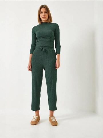 Bianco Lucci - Calças de fato em verde: frente