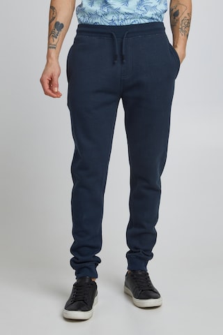 Tapered Pantaloni di 11 Project in blu: frontale