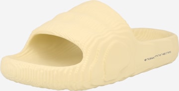 ADIDAS ORIGINALS Пантолеты 'Adilette 22' в Бежевый: спереди