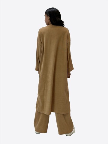 Elara Hausanzug in Braun