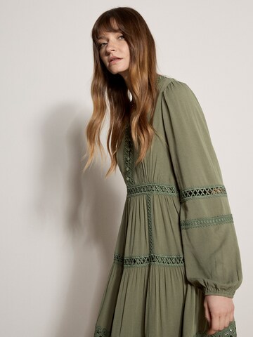 Robe ' ' Apricot en vert