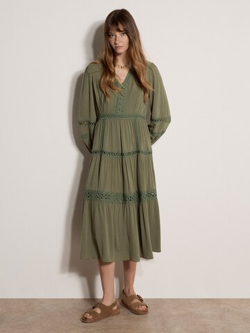 Robe ' ' Apricot en vert