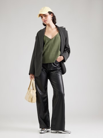 ABOUT YOU Top 'Florentina' in Green
