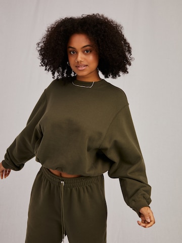 A LOT LESS Sweatshirt 'Haven' in Green: front