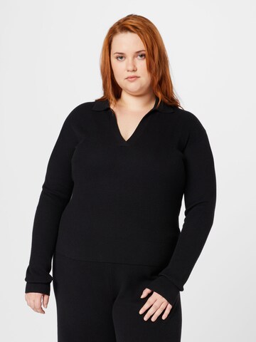 Calvin Klein Curve Sweater in Black: front