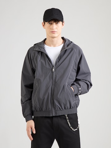 HOLLISTER Prechodná bunda 'JAN2 YEAR OF YOU' - Čierna: predná strana