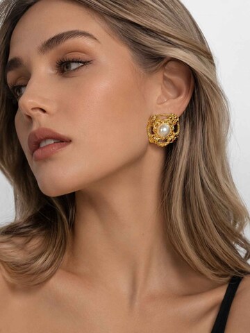 RteRme Náušnice 'Classic Acrylic Pearl Gold Stud Earrings' – zlatá