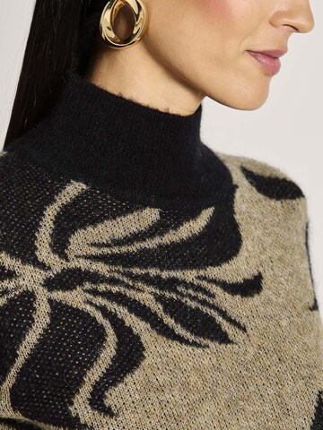 MADELEINE Trui in Zwart