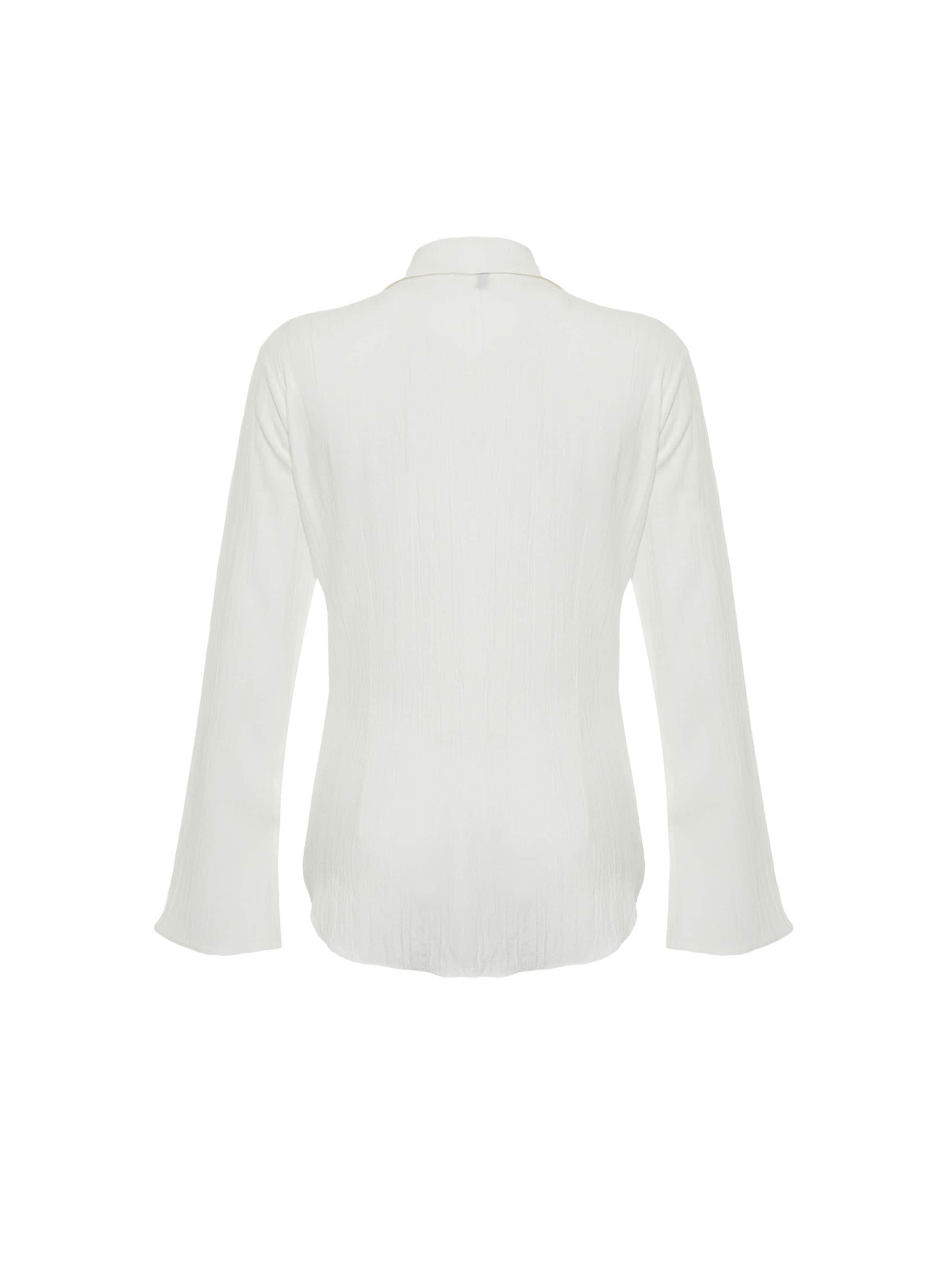 Trendyol Blouse in Beige