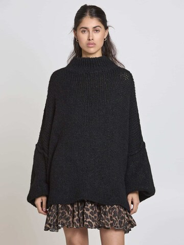 Lilavie Pullover 'Maraa' in Schwarz: Vorderseite