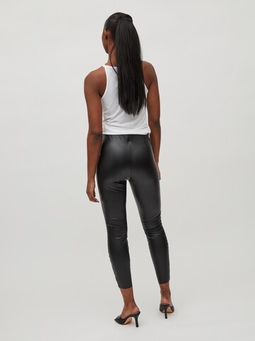 VILA Skinny Kalhoty 'Barb' – černá