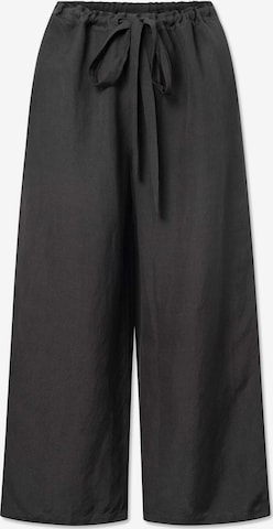 STUDIO FEDER Trousers in Black: front