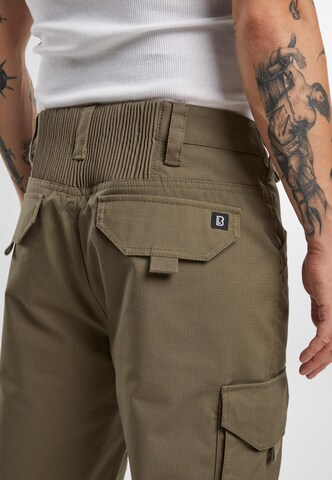 Brandit Regular Cargo trousers in Green