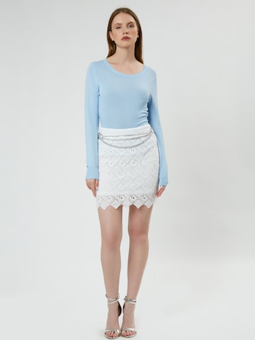 Influencer Skirt in White