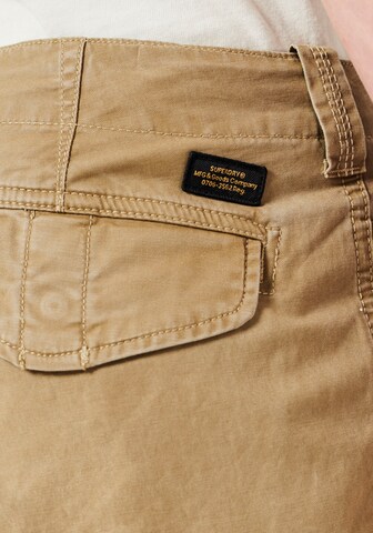 Superdry Regular Cargobroek in Bruin