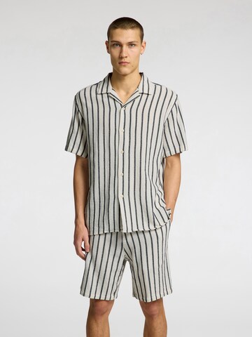 Comfort fit Camicia 'SLHSal' di SELECTED HOMME in bianco: frontale