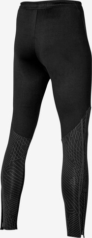 Skinny Pantaloni sportivi 'Strike' di NIKE in nero