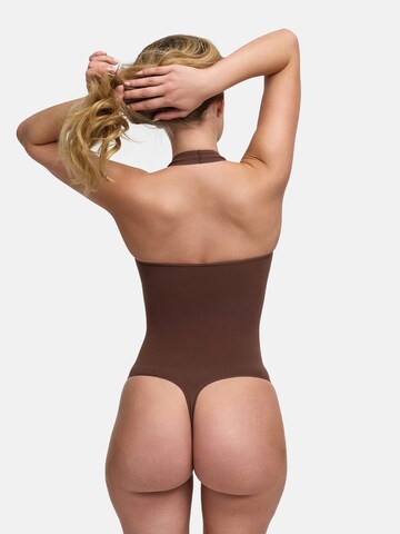 Body modellante 'Neckholder Shapewear mit String' di cfab (formerly creamy fabrics) in marrone