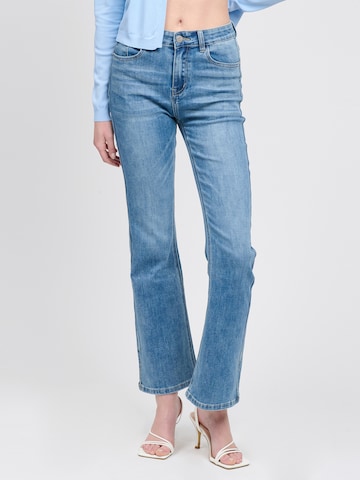 Influencer Разкроени Дънки в синьо: отпред