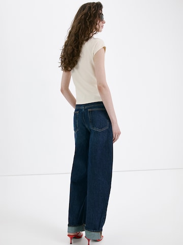 Tricou 'CONTI' de la MANGO pe bej