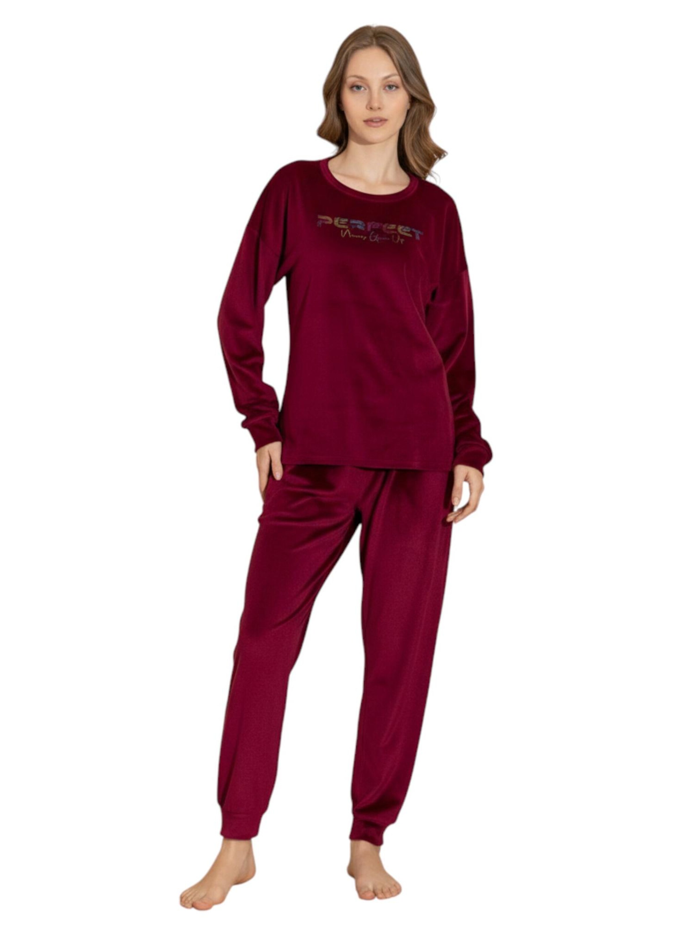 Pyjama 'VelvetDream' fashionshowcase en rouge