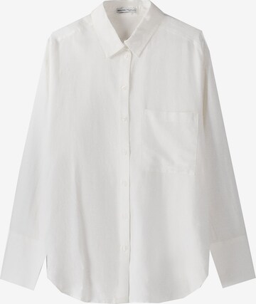 Bershka Blouse in White: front