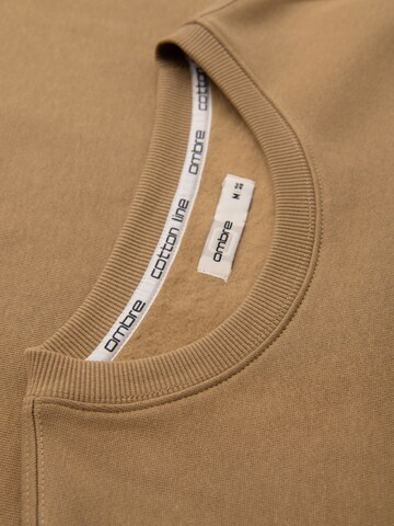 Sweat-shirt 'OM-SSBN-0271' Ombre en marron