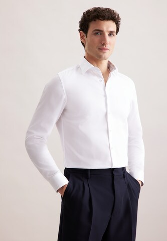 Coupe slim Chemise business 'Schwarze Rose' SEIDENSTICKER en blanc : devant