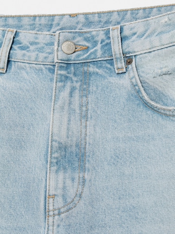 Pull&Bear Flared Jeans in Blau