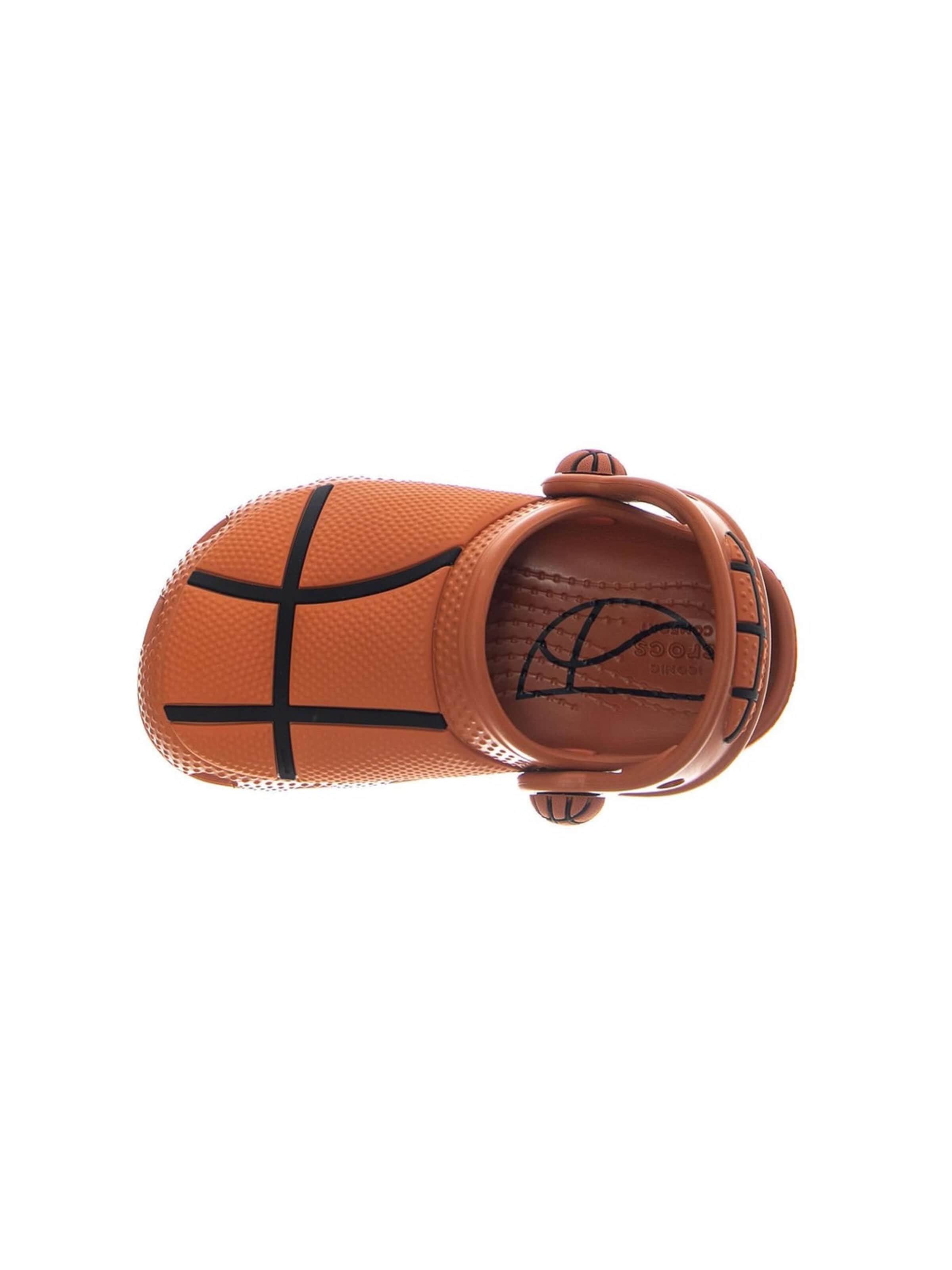 Sandalo 'Classic Basketball Clog T' di Crocs in marrone