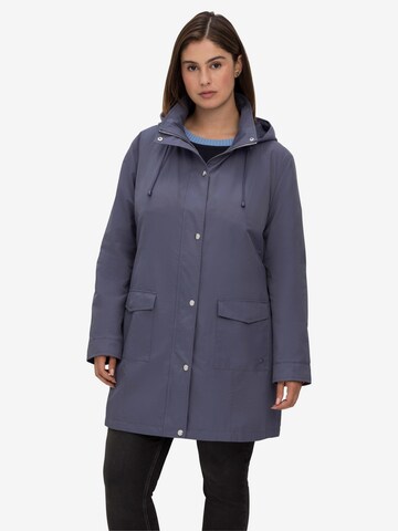 SHEEGO Between-Season Jacket in Blue: front